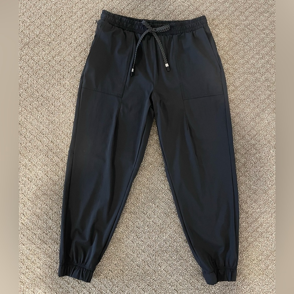 Fabletics Black Jogger Pants short